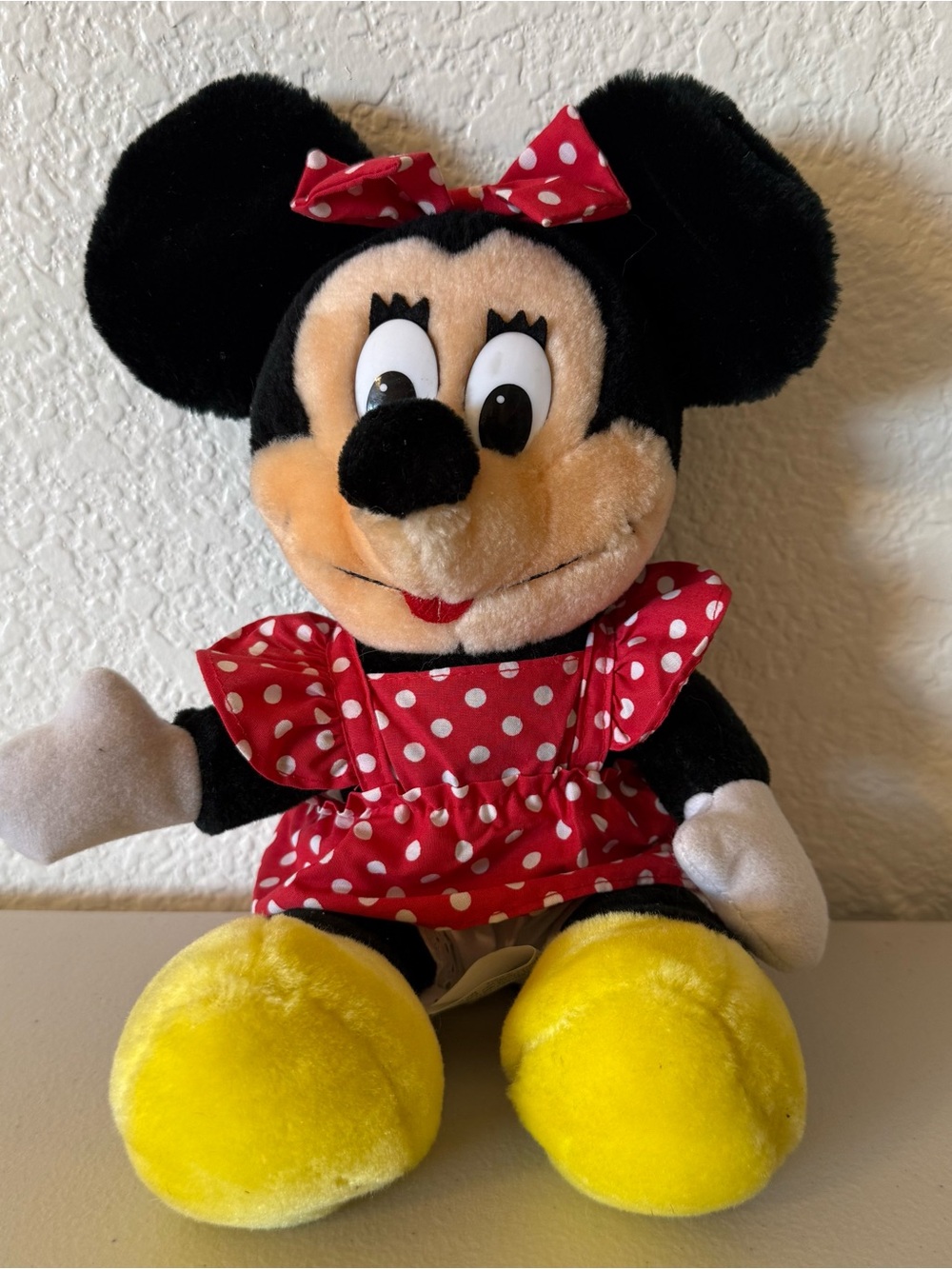 Vintage 90’s Disneyland Walt Disney World Plush Minnie Mouse 14”